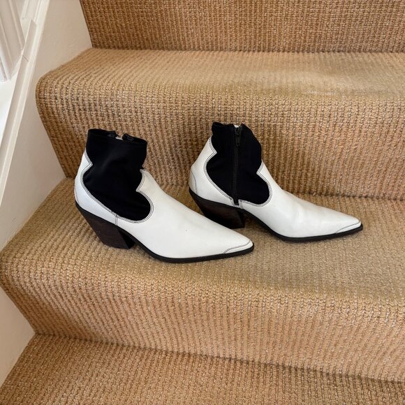 Free People White/Black pointed toe low boot - Picture 1 of 4
